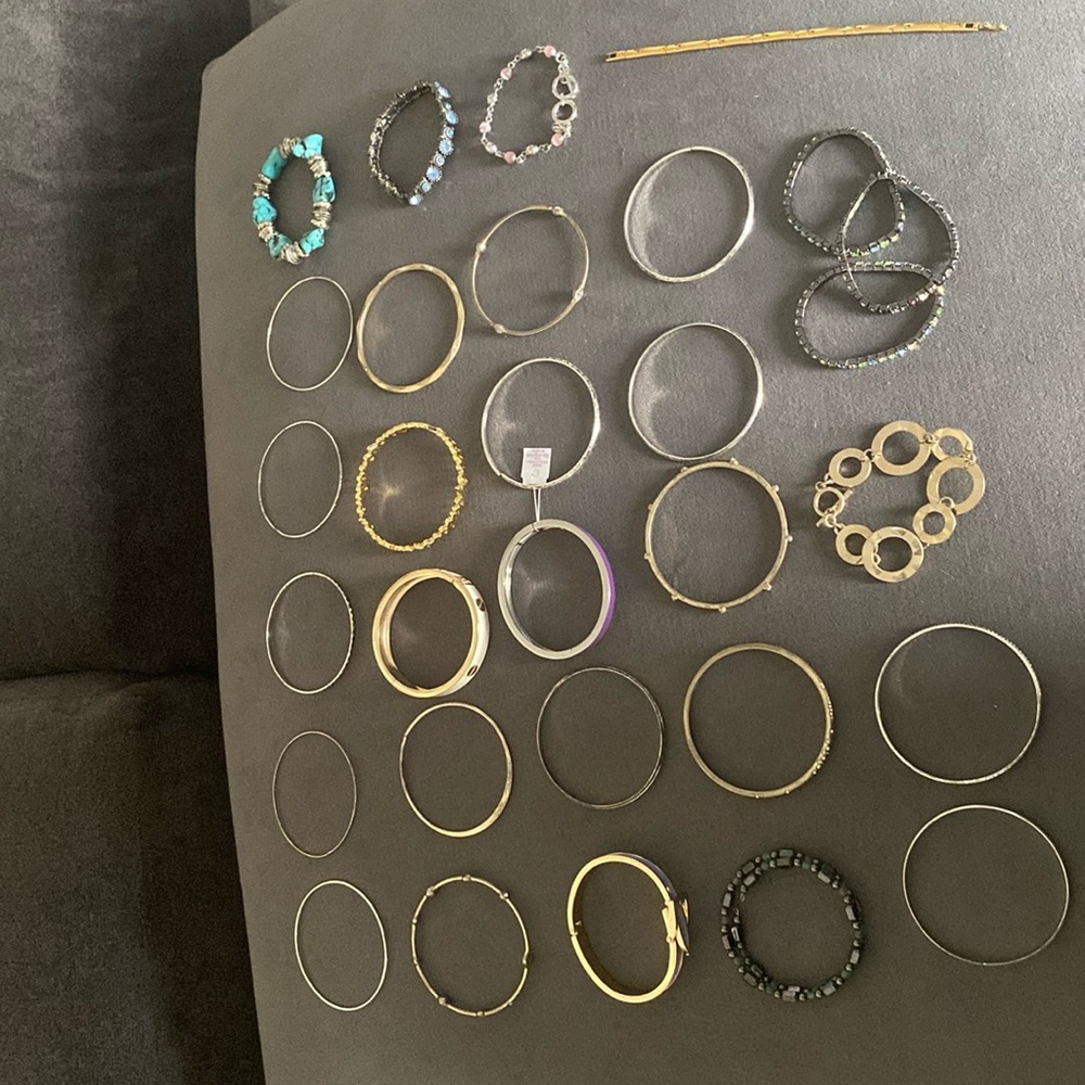 Variety of 30 bracelets